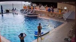 9 yaşındaki çocuk havuzda boğuldu