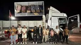 TIR'dan çıkanlara polis bile şaşırdı! Kıskıvrak yakalandılar