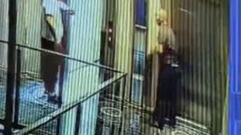 Rezidans havuzunda başlayan eğlence, görevliye şiddetle son buldu!
