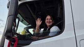 TIR şoförü Nazan: İşimi severek yapıyorum, kadın şoförler çoğalsın istiyorum