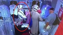 Fatih’te turist avına çıktı! Mağazada binlerce euro çalan kadın hırsız kamerada