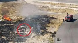 İtfaiye alevlerle boğuştu, o salçasını karıştırmaya devam etti