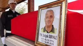 Aort damarı yırtılan polis memuru son yolculuğuna uğurlandı