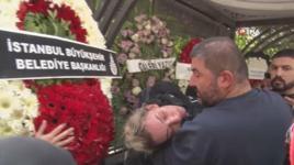 Güllü'nün fenalaşan kızını kucaklayarak taşıdılar