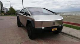 Cybertruck ile çay taşıdı, Karadeniz'de dağ tepe demeden gezdi