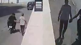 Adana’da motosikletli yankesicilik anbean kamerada! Şüpheliler birbirini suçladı