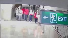 Nefes borusuna mandalina dilimi takılan öğrenciyi, öğretmenin Heimlich manevrası kurtardı