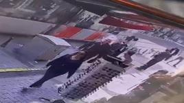 Fatih’te tramvayın çarptığı yaya yaralandı