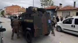 Edirne'de bir evde 15 kaçak göçmen ile 4 FETÖ şüphelisi yakalandı