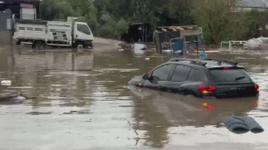Muğla'da sağanak; cadde ve sokaklar göle döndü