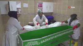 Duyunca herkesin irkildiği mesleklerini severek yapıyorlar