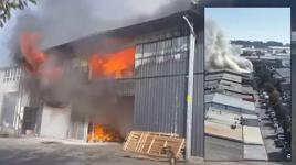 Beylikdüzü'nde fabrika yangın! Olay yerine çok sayıda ekip sevk edildi