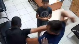 Karakolda kayınçosundan dayak yedi! 