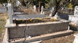 Tekirdağ'da şaşkına çeviren olay! Mezarların mermerlerini söktü, evinde kullandı