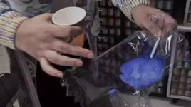 5 yaşındaki çocuk pamuk şeker yedi, ağzı köpürdü, kustu