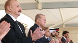 Cumhurbaşkanı Erdoğan, İlham Aliyev ve Şahbaz Şerif ile görüştü