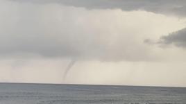 Hatay'da denizde hortum oluştu