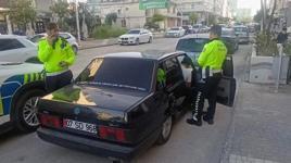 Yüksek sesli müzik zevki pahalıya patladı! Hem araç gitti hem ehliyet