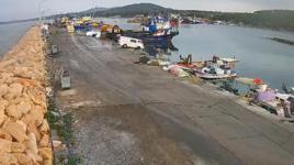 Direksiyon hakimiyeti kaybolan araç denize uçtu