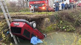 Otomobil dereye devrildi! Evli çift boğuldu, komşuları ağır yaralı
