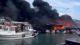 Yer: Çeşme! Tekneler alev alev yandı