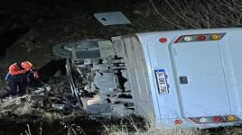 Siirt’te maden işçilerini taşıyan midibüs uçuruma yuvarlandı