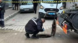 Tıkanıklığı gidermek için kanalizasyona gelen ekipleri dehşete düşüren olay