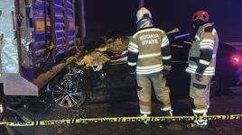 Kütahya'da katliam gibi kaza! Otomobil TIR'a arkadan çarptı: 4 kişi öldü