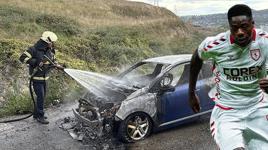 Samsunspor'un yıldızı Musaba'nın kullandığı otomobil alev aldı!