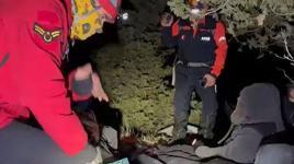 Adana'da korku dolu gece! Dağda mahsur kalan 3 arkadaşın kurtarılma anları kamerada