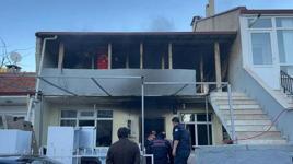 Sevgilisine sinirlendi, bir anlık öfkeyle evi ateşe verdi!