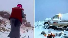 Suudi Arabistan çöllerinde sıra dışı görüntü! Etraf bembeyaz oldu, gören inanamadı