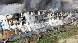 Esenyurt'ta işçilerin kaldığı konteynerde yangın! Alevlere müdahale ediliyor