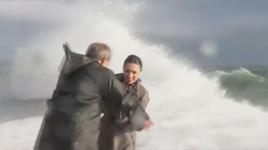 CNN Türk muhabirinin canlı yayında zor anları