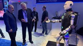 Teknoloji fuarına Türkiye damgası robotik barista iş başında