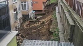 Edirne'de sağanak; istinat duvarı yıkıldı