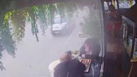 Müşteriler neye uğradığını şaşırdı! Büyük bir gürültüyle patlayan...