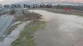 Otomobilin yoldan çıkıp ters döndüğü kaza kamerada