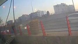 Kaldırımda yürürken hayatının şokunu yaşadı