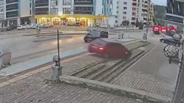 Kaza ucuz atlatıldı! Pedalları karıştıran sürücü...
