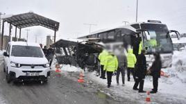 Yolcu otobüsünün polis noktasına çarpma anı görüntüleri ortaya çıktı