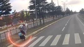 Yaya geçidinde facianın eşiğinden dönüldü! Bakan Yerlikaya: 'Gereği yapıldı'