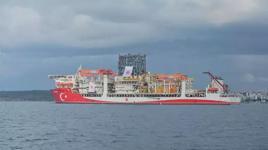 'Yıldırım' Çanakkale Boğazı'ndan geçti