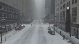 New York'ta kar fırtınası etkili oldu