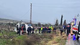 Sağlıkçıları taşıyan servis üzüm bağına uçtu! 1’i ağır 25 yaralı