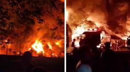 Alevler gökyüzünü kapladı! Endonezya'da feci fabrika yangını