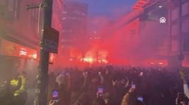 Galatasaray taraftarları, Manchester City maçı için Etihad Stadı'na yürüdü