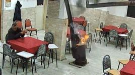 Ortalık savaş alanına döndü! Sobaya kolonya döküp çakmağı çakınca...