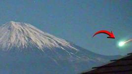 Ateş topu bir anda belirdi! Meteorun yeryüzüne düşme anı görüntülendi