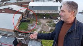 Çatıda 20 yıllık büyük sürpriz! Otomobilin sahibi aranıyor: 'Lütfen gelip alın'